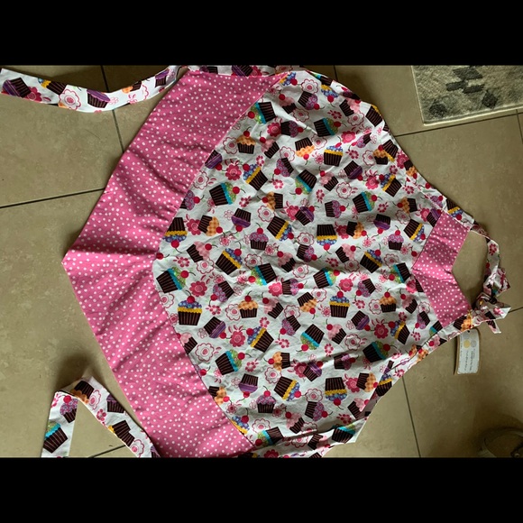 NWT cupcake apron - Picture 2 of 2